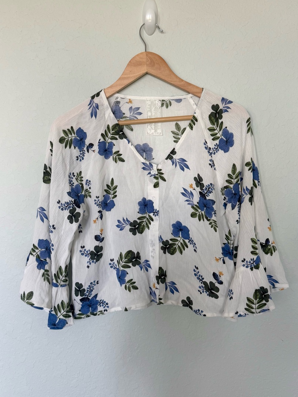 Sadie & Sage Floral Bell Sleeve Top